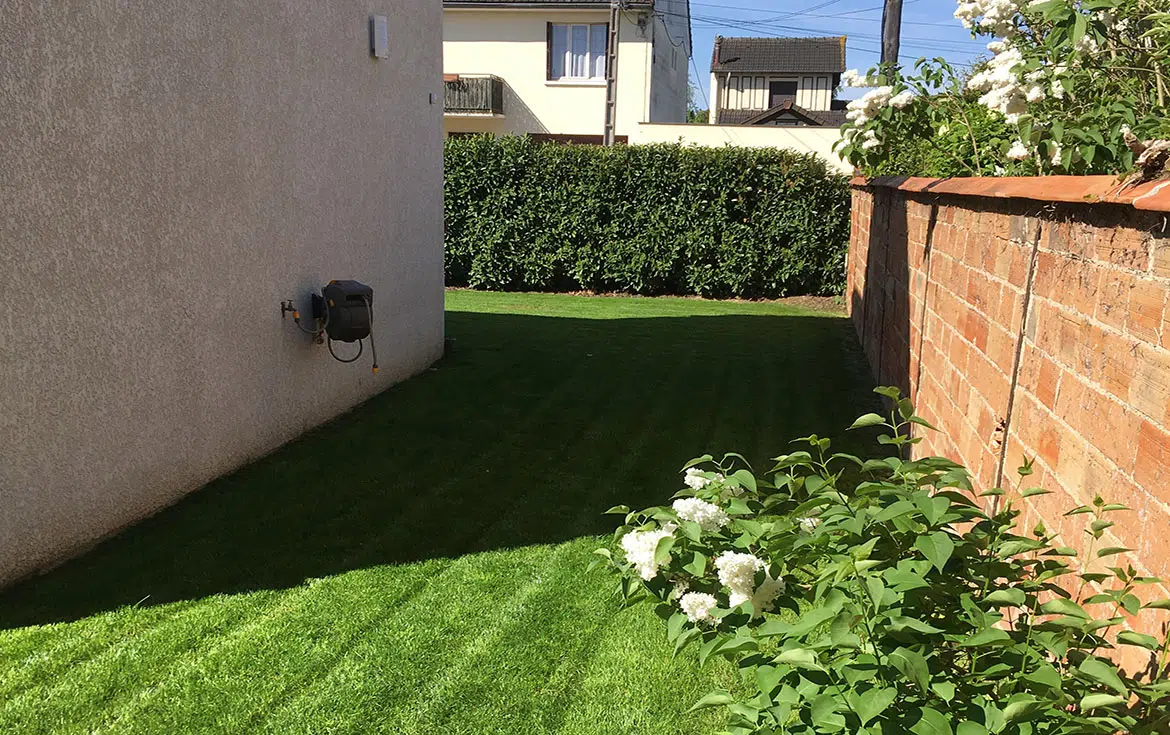 Entretien régulier d'un jardin